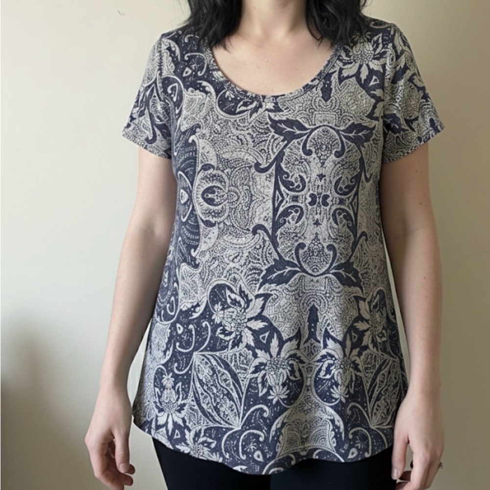 LuLaRoe Navy and Cream Paisley Short Sleeve Top